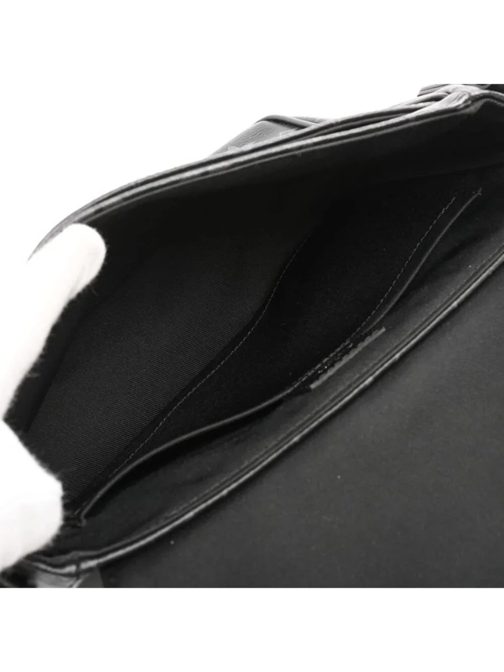 Louis Vuitton Shoulder Bag District